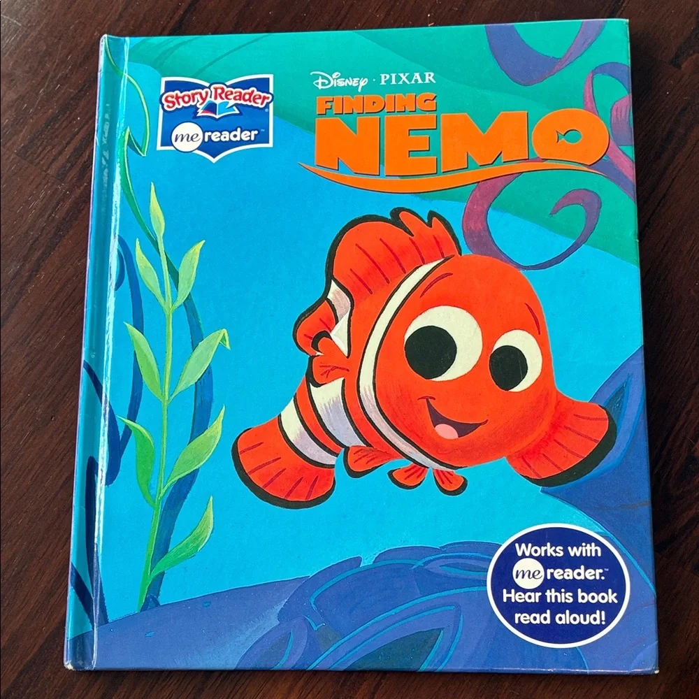 Story Reader Disney Collection with Blue Interactive Me Reader 8 Books